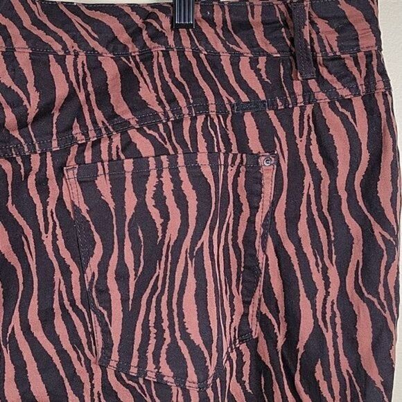 INC Tiger Print Mid Rise Skinny Jeans Sz 28W - Picture 5 of 11